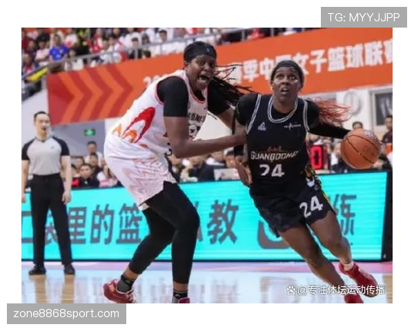 篮球“持球规则”详解:合法持球与违例的区别要点 篮球“持球规则”详解:合法持球与违例的区别要点
